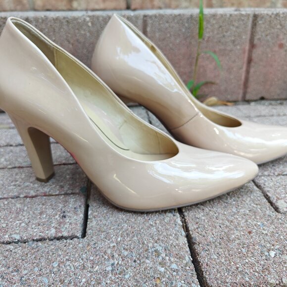 Beige heels - Picture 2 of 5